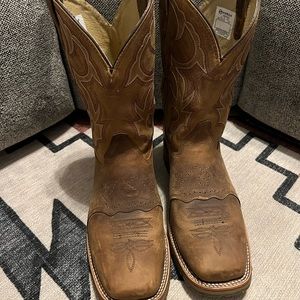 Double H boots. Size 11.5 EE. Only tried on & walked through the house. NWOT.
